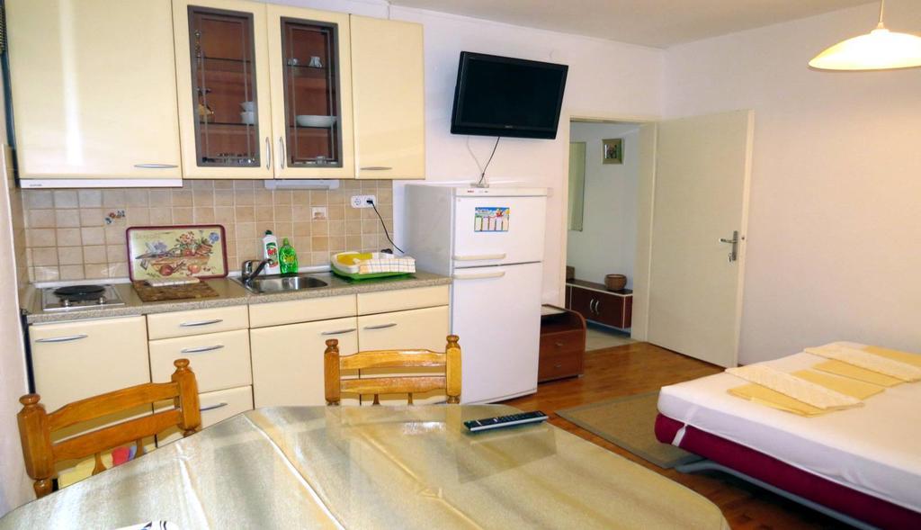 Apartments Corluka Baška Voda Buitenkant foto