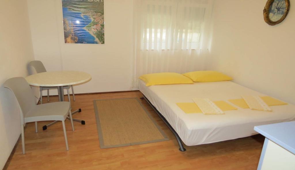 Apartments Corluka Baška Voda Buitenkant foto